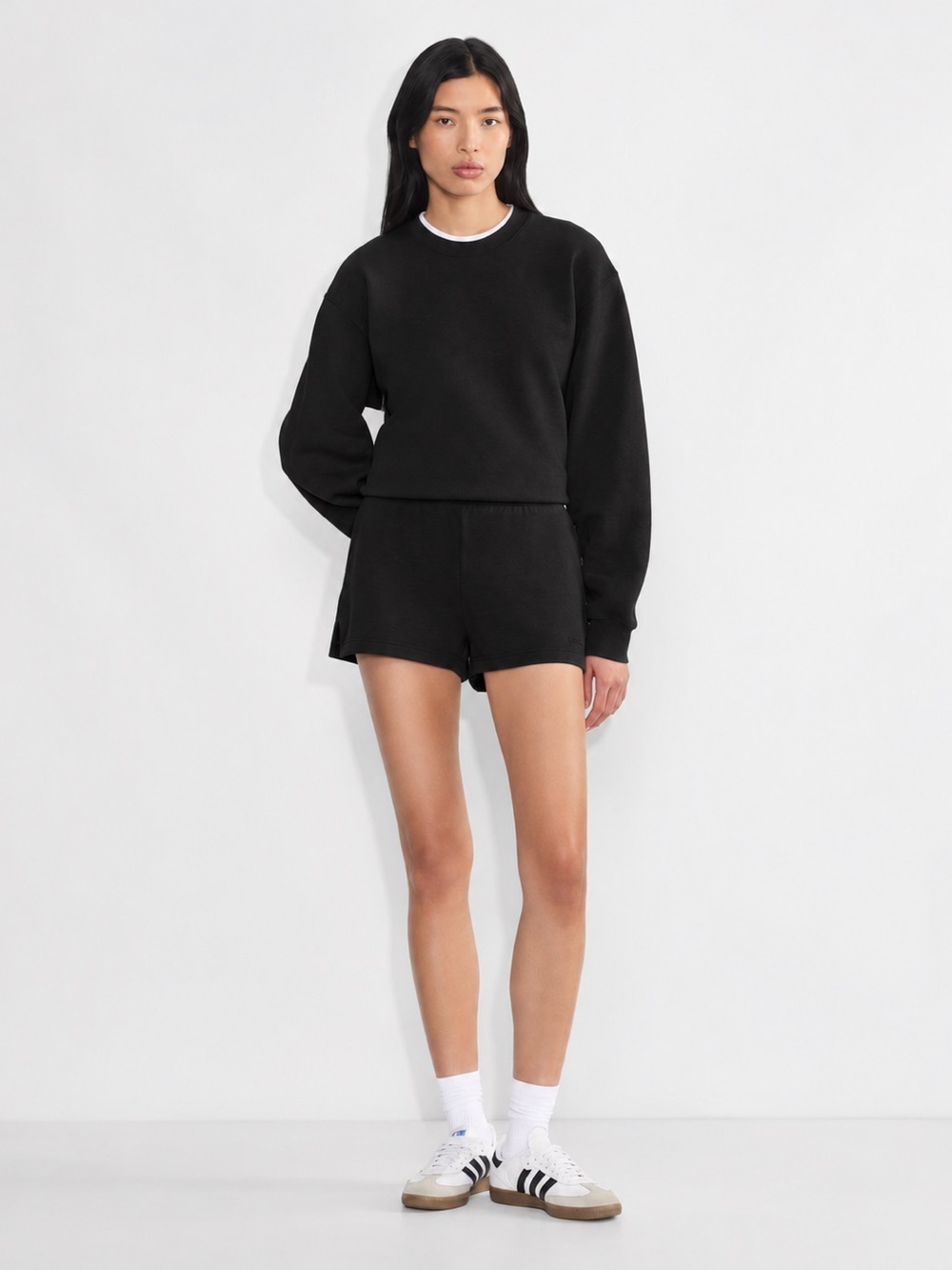 Aritzia TNA Airy AF Fleece Mid-Rise 2" Sweatshorts – Black – XXS
